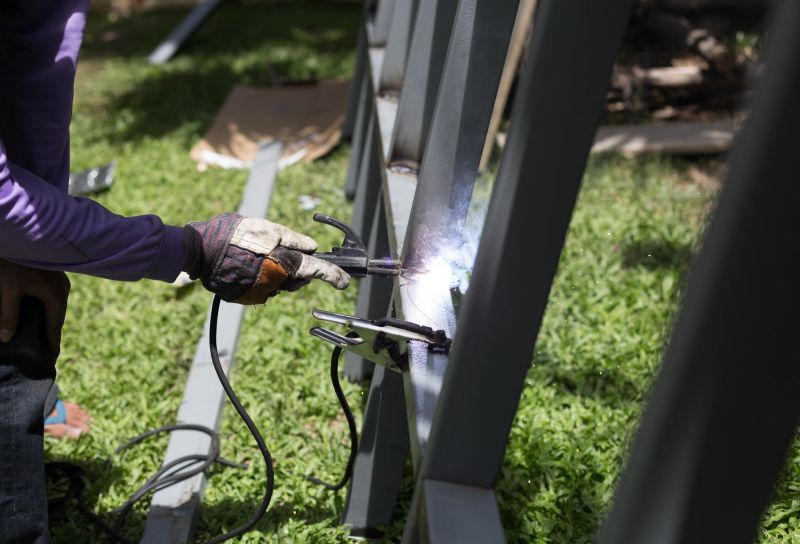 Pool Fence Repair detail